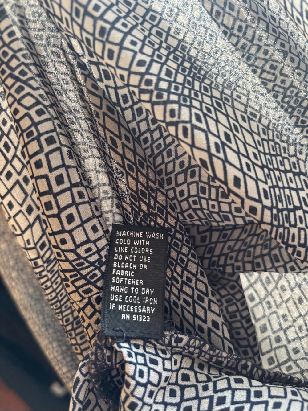 Vintage Wavy Geometric Diamond Pattern Button-Down Blouse | Women’s 20 Plus, XXL - Picture 10 of 16